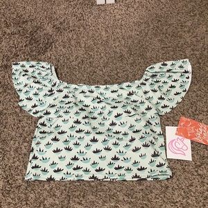 Kortni Jeane Ruffled Around Top